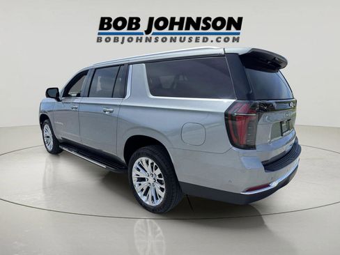 Used 2025 Chevrolet Suburban LS AWD/4WD image 15