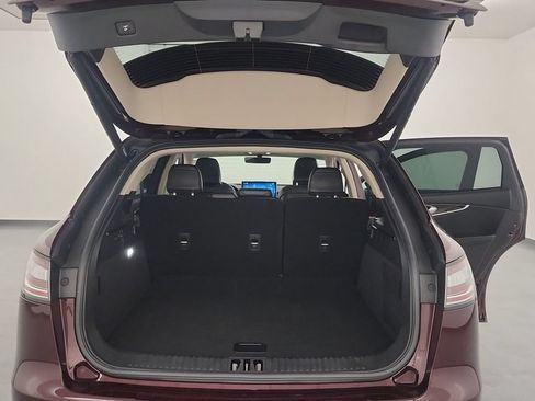 Used 2022 Lincoln Nautilus Reserve AWD/4WD image 26