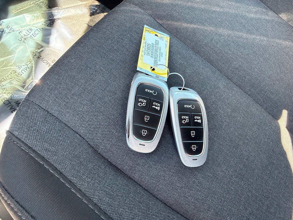 Used 2024 Hyundai Ioniq 5 SE AWD/4WD image 29