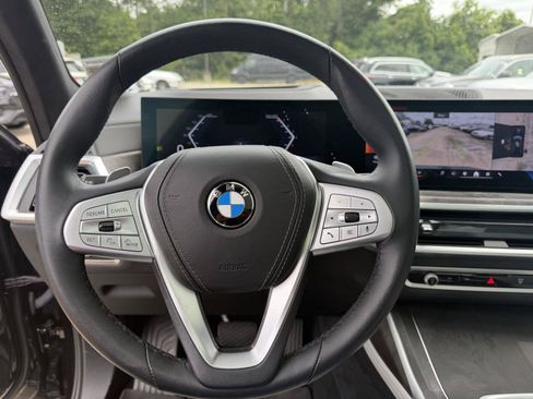 Used 2025 BMW X7 xDrive40i w/ Premium Package AWD/4WD image 10