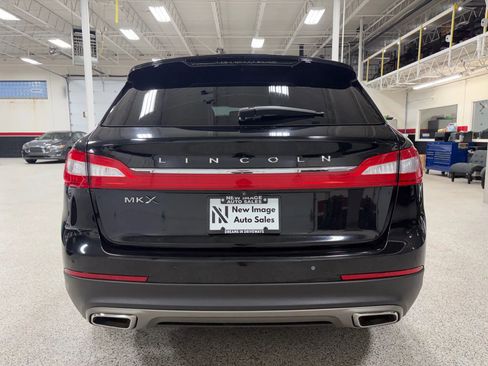 Used 2017 Lincoln MKX Premiere image 12