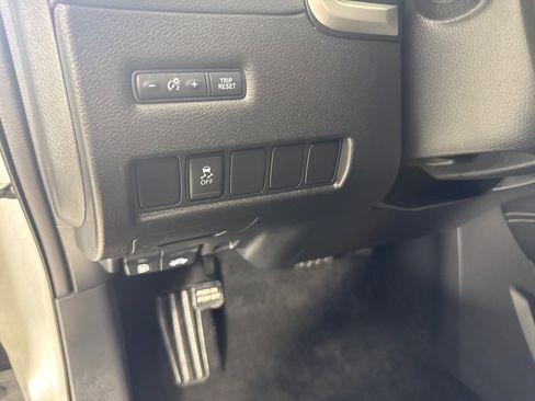 Used 2018 Nissan Murano SV image 13