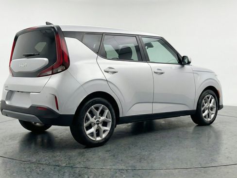 Used 2025 Kia Soul LX w/ LX Technology Package FWD image 9