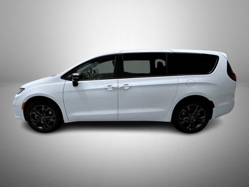 New 2026 Chrysler Pacifica Select AWD/4WD image 8