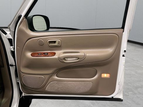 Used 2002 Toyota Tundra Limited image 20