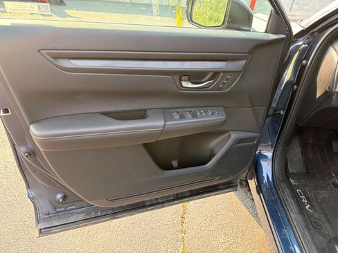 Used 2025 Honda CR-V Sport-L image 11