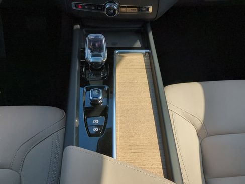 New 2026 Volvo XC60 B5 Plus AWD/4WD image 14