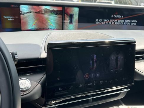 New 2025 Lincoln Nautilus Premier w/ Equipment Group 102A image 29