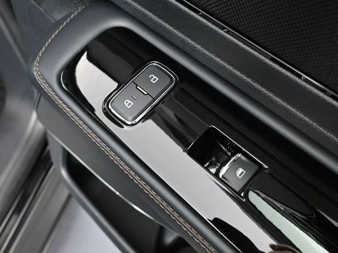Used 2025 Lincoln Aviator AWD image 53