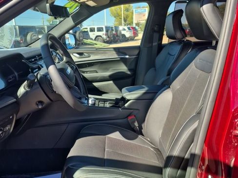 New 2024 Jeep Grand Cherokee Overland w/ Advanced Protech Group III image 25