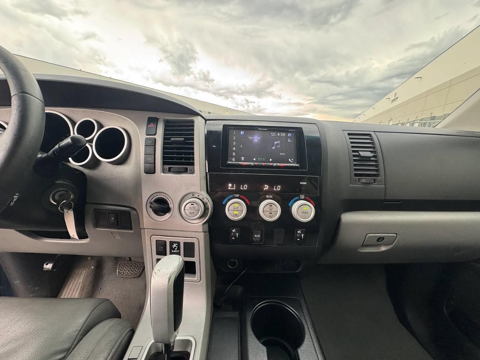 Used 2007 Toyota Tundra Limited AWD/4WD image 10
