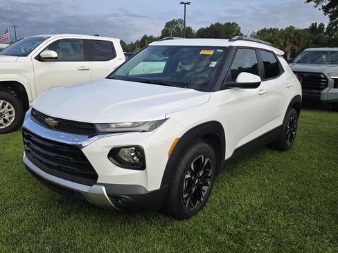 Used 2021 Chevrolet TrailBlazer LT w/ Convenience Package FWD image 14