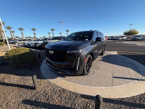 Used 2023 Cadillac Escalade ESV Sport Platinum w/ LPO, ONYX Package image 1