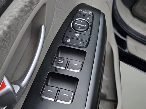 Used 2016 Kia Sedona LX w/ Option Group 020 image 18