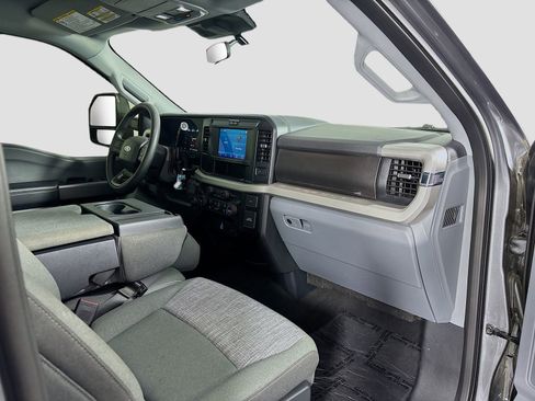 Used 2025 Ford F250 XLT w/ FX4 Off-Road Package AWD/4WD image 26