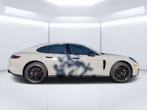 Used 2018 Porsche Panamera 4S image 5