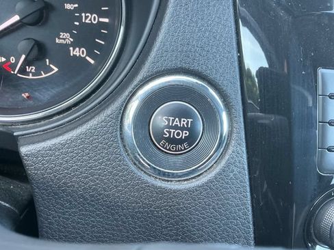 Used 2018 Nissan Rogue SL w/ Premium Package AWD/4WD image 21