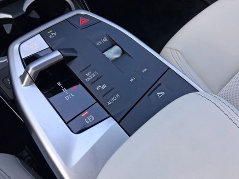 Used 2026 BMW X2 xDrive28i w/ Technology Package image 17