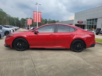 Used 2025 Toyota Camry SE w/ Convenience Package FWD video 2