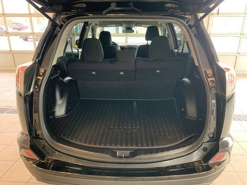 Used 2018 Toyota RAV4 LE image 14