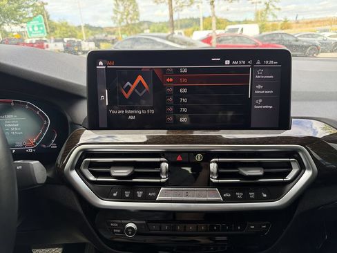 Used 2022 BMW X4 xDrive30i AWD/4WD image 14