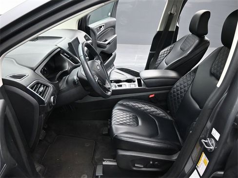 Used 2024 Ford Edge Titanium image 13