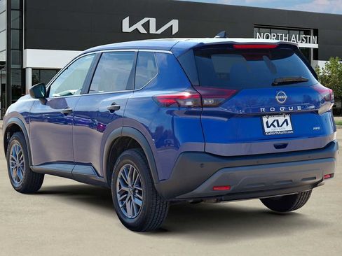 Used 2023 Nissan Rogue S image 5