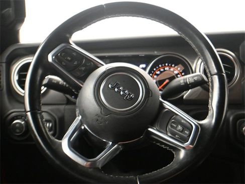 Used 2020 Jeep Gladiator Overland w/ Safety Group image 13