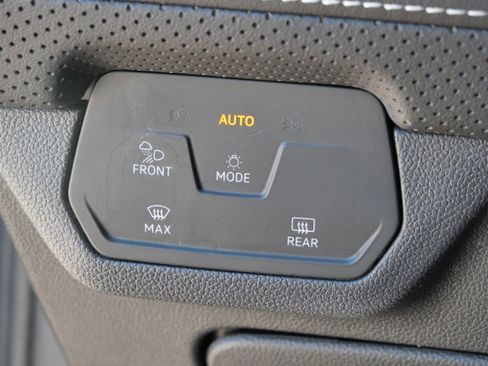 Used 2024 Volkswagen Atlas SEL Premium R-Line image 21