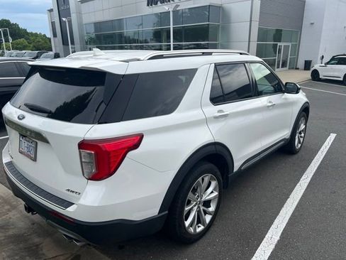 Used 2023 Ford Explorer Platinum w/ Technology Package AWD/4WD image 3