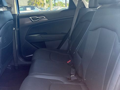 Used 2026 Kia Sportage EX image 3