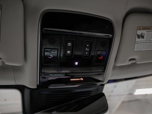 Used 2024 Land Rover Range Rover SV image 57