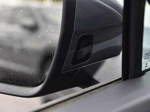 New 2026 Volkswagen Tiguan SE image 10