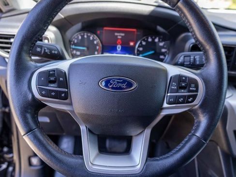 Used 2022 Ford Explorer XLT w/ Equipment Group 202A image 19