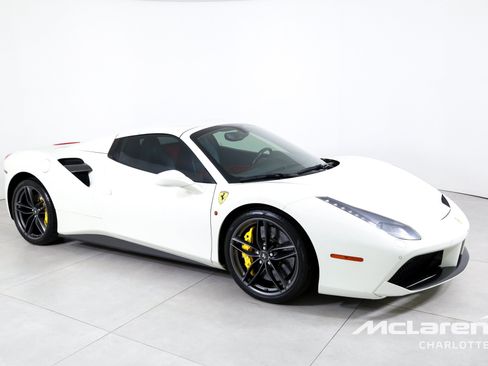 Used 2018 Ferrari 488 Spider RWD image 3