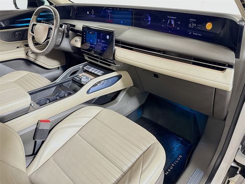 Used 2024 Lincoln Nautilus Reserve w/ Equipment Group 202A image 29