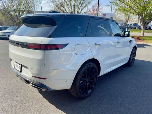 Used 2025 Land Rover Range Rover Sport Dynamic SE image 4