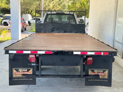 Used 2017 Ford F550 2WD Regular Cab Super Duty image 4
