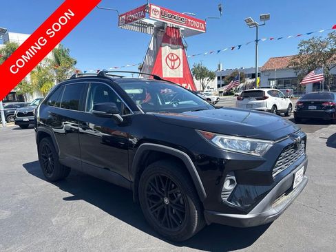Used 2019 Toyota RAV4 XLE w/ Convenience Package FWD image 1