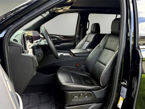 Certified 2024 Cadillac Escalade ESV Premium Luxury RWD image 11