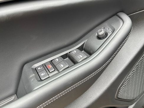 New 2026 Jeep Grand Cherokee Laredo image 11