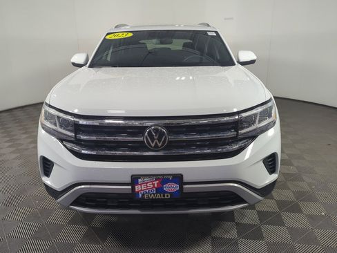 Used 2023 Volkswagen Atlas Cross Sport SE image 3