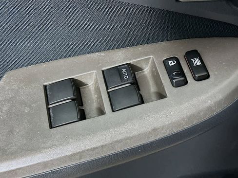 Used 2013 Toyota Corolla S image 26