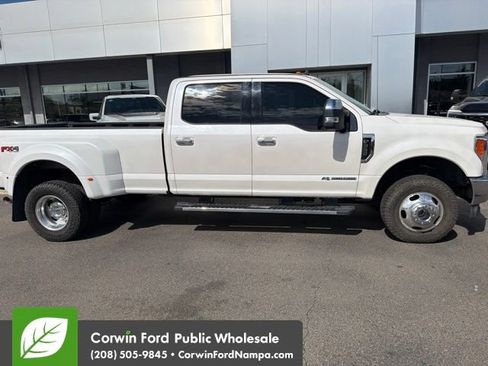 Used 2019 Ford F350 Lariat w/ Lariat Ultimate Package AWD/4WD image 4