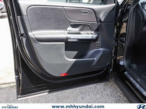 Used 2022 Mercedes-Benz GLB 250 w/ Premium Package Lite image 12