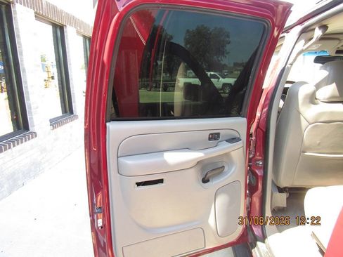 Used 2006 Chevrolet Avalanche Z71 w/ Sun And Sound Package AWD/4WD image 11