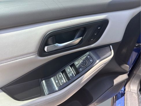 Used 2022 Nissan Rogue SL w/ SL Premium Package FWD image 15