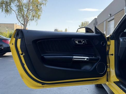 Used 2017 Ford Mustang GT Premium RWD image 9