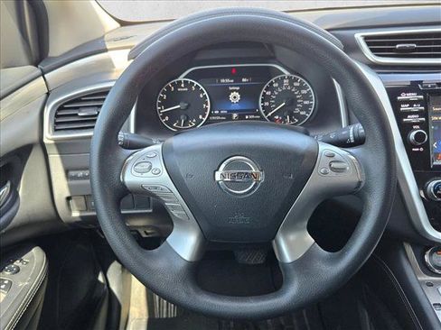 Used 2018 Nissan Murano S FWD image 11