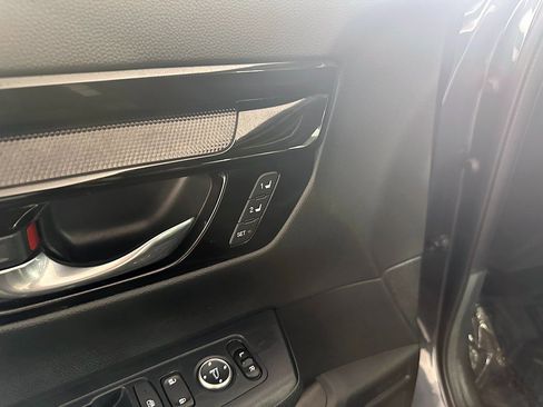 Used 2025 Honda CR-V EX-L image 39